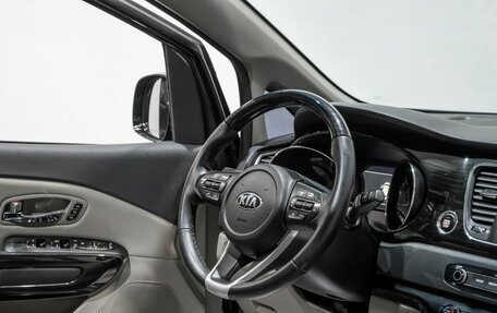 KIA Carnival III, 2018 год, 3 299 000 рублей, 7 фотография