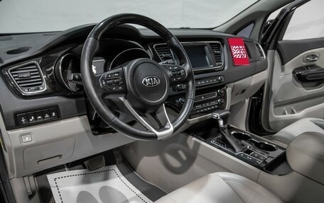 KIA Carnival III, 2018 год, 3 299 000 рублей, 10 фотография