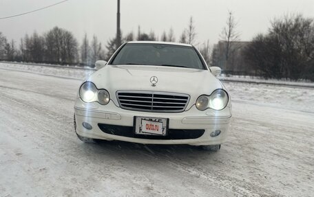 Mercedes-Benz C-Класс, 2004 год, 930 000 рублей, 2 фотография