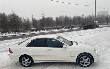 Mercedes-Benz C-Класс, 2004 год, 930 000 рублей, 8 фотография