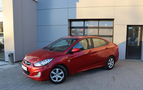 Hyundai Solaris II рестайлинг, 2012 год, 880 000 рублей, 1 фотография