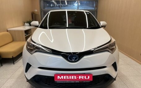 Toyota C-HR I рестайлинг, 2019 год, 2 500 000 рублей, 2 фотография