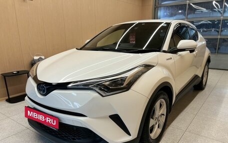 Toyota C-HR I рестайлинг, 2019 год, 2 500 000 рублей, 3 фотография