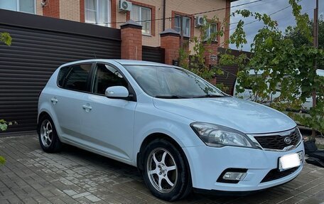 KIA cee'd I рестайлинг, 2010 год, 855 000 рублей, 3 фотография