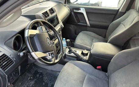 Toyota Land Cruiser Prado 150 рестайлинг 2, 2013 год, 3 040 000 рублей, 11 фотография