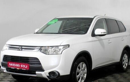 Mitsubishi Outlander III рестайлинг 3, 2014 год, 1 580 000 рублей, 1 фотография