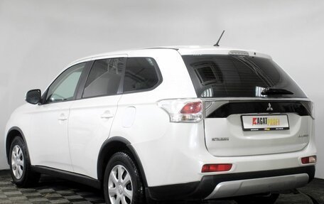 Mitsubishi Outlander III рестайлинг 3, 2014 год, 1 580 000 рублей, 7 фотография