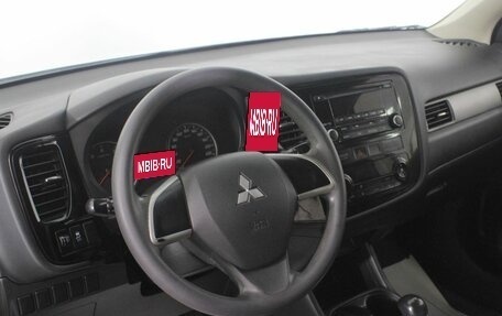 Mitsubishi Outlander III рестайлинг 3, 2014 год, 1 580 000 рублей, 13 фотография