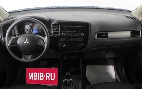 Mitsubishi Outlander III рестайлинг 3, 2014 год, 1 580 000 рублей, 11 фотография