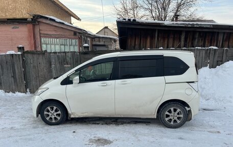 Honda Freed I, 2012 год, 999 999 рублей, 3 фотография