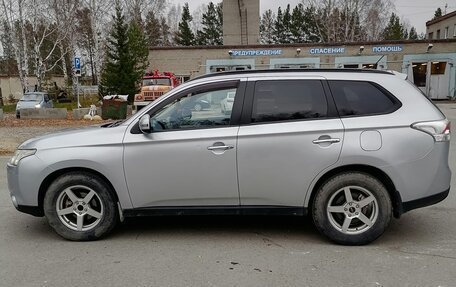 Mitsubishi Outlander III рестайлинг 3, 2012 год, 1 660 000 рублей, 7 фотография