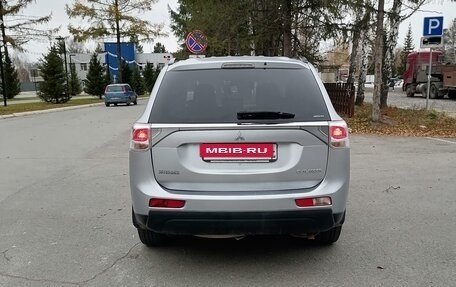 Mitsubishi Outlander III рестайлинг 3, 2012 год, 1 660 000 рублей, 4 фотография