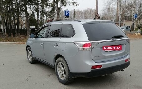 Mitsubishi Outlander III рестайлинг 3, 2012 год, 1 660 000 рублей, 5 фотография