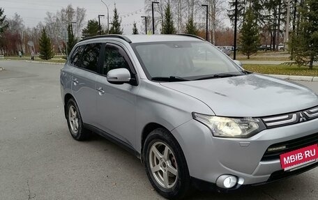 Mitsubishi Outlander III рестайлинг 3, 2012 год, 1 660 000 рублей, 2 фотография