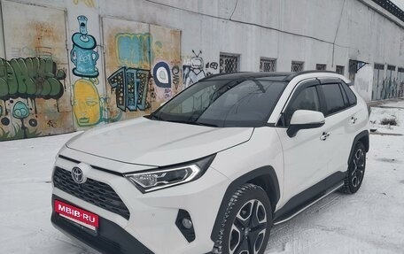 Toyota RAV4, 2020 год, 3 900 000 рублей, 11 фотография