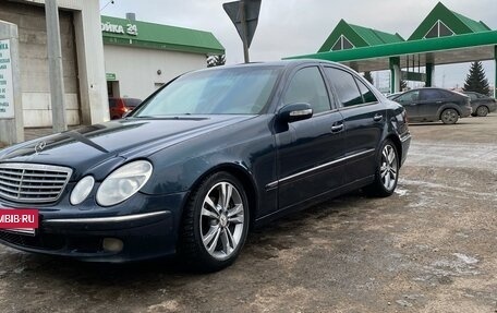 Mercedes-Benz E-Класс, 2003 год, 535 000 рублей, 3 фотография