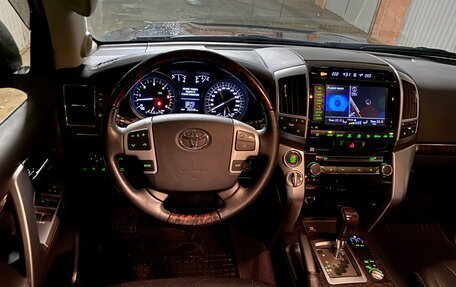 Toyota Land Cruiser 200, 2013 год, 7 000 000 рублей, 8 фотография