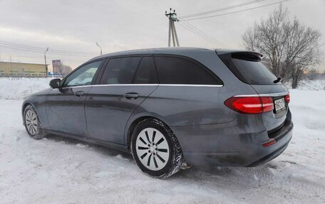 Mercedes-Benz E-Класс, 2019 год, 3 290 000 рублей, 2 фотография