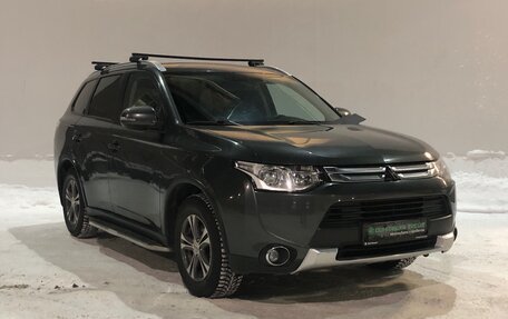 Mitsubishi Outlander III рестайлинг 3, 2014 год, 1 720 000 рублей, 3 фотография