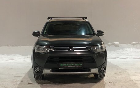 Mitsubishi Outlander III рестайлинг 3, 2014 год, 1 720 000 рублей, 2 фотография