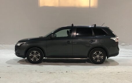 Mitsubishi Outlander III рестайлинг 3, 2014 год, 1 720 000 рублей, 8 фотография