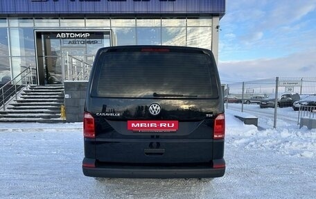 Volkswagen Caravelle T6 рестайлинг, 2017 год, 2 900 000 рублей, 6 фотография