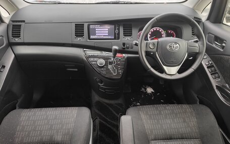 Toyota ISis I, 2013 год, 1 635 000 рублей, 6 фотография