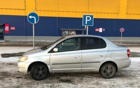 Toyota Platz, 2001 год, 319 000 рублей, 2 фотография