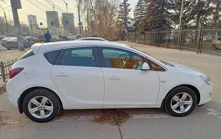 Opel Astra J, 2011 год, 990 000 рублей, 3 фотография