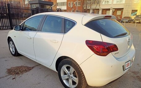 Opel Astra J, 2011 год, 990 000 рублей, 4 фотография