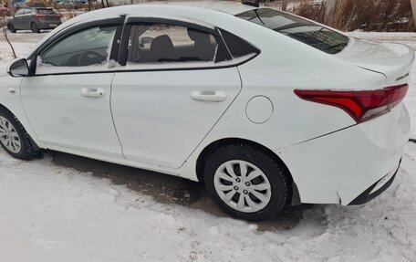 Hyundai Solaris II рестайлинг, 2018 год, 1 150 000 рублей, 3 фотография