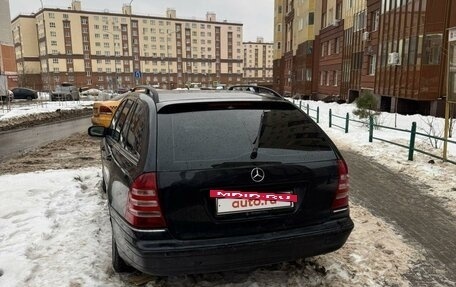 Mercedes-Benz C-Класс, 2004 год, 615 000 рублей, 4 фотография