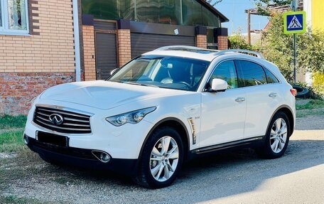 Infiniti QX70, 2013 год, 2 500 000 рублей, 9 фотография