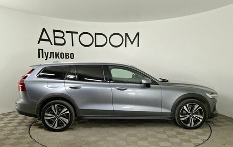 Volvo V60 Cross Country II, 2020 год, 3 799 000 рублей, 6 фотография