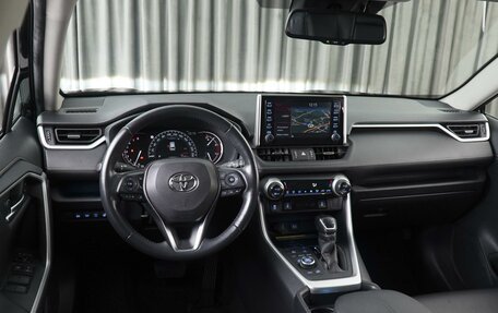 Toyota RAV4, 2019 год, 3 675 000 рублей, 6 фотография