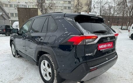 Toyota RAV4, 2020 год, 3 650 000 рублей, 4 фотография