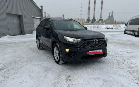 Toyota RAV4, 2020 год, 3 650 000 рублей, 2 фотография