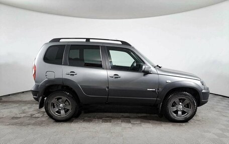 Chevrolet Niva I рестайлинг, 2018 год, 850 000 рублей, 5 фотография