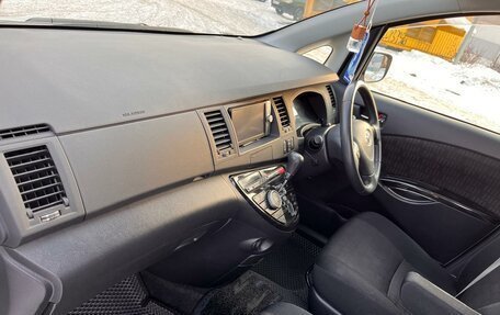 Toyota ISis I, 2012 год, 740 000 рублей, 32 фотография