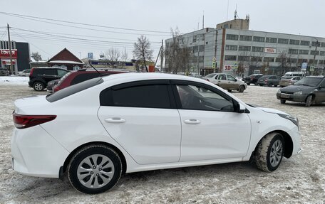 KIA Rio IV, 2021 год, 1 750 000 рублей, 2 фотография