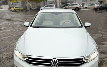 Volkswagen Passat B8 рестайлинг, 2016 год, 1 985 000 рублей, 16 фотография