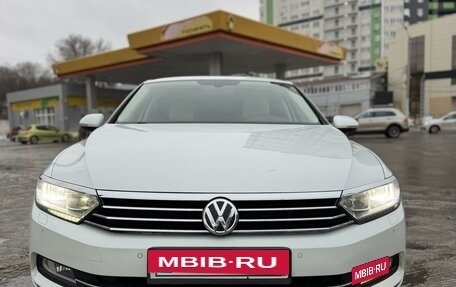 Volkswagen Passat B8 рестайлинг, 2016 год, 1 985 000 рублей, 20 фотография