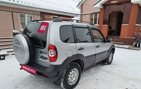 Chevrolet Niva I рестайлинг, 2015 год, 680 000 рублей, 4 фотография