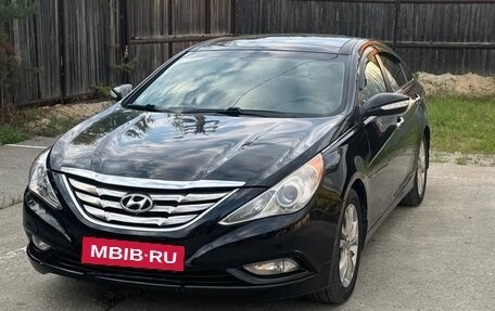 Hyundai Sonata VI, 2012 год, 1 100 000 рублей, 1 фотография