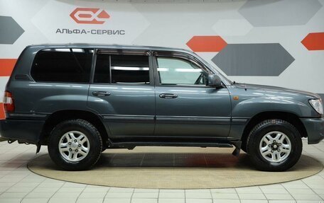 Toyota Land Cruiser 100 рестайлинг 2, 2004 год, 1 650 000 рублей, 4 фотография