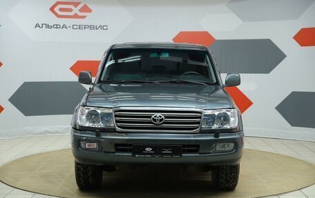 Toyota Land Cruiser 100 рестайлинг 2, 2004 год, 1 650 000 рублей, 2 фотография