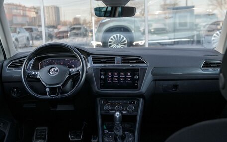 Volkswagen Tiguan II, 2019 год, 2 650 000 рублей, 18 фотография