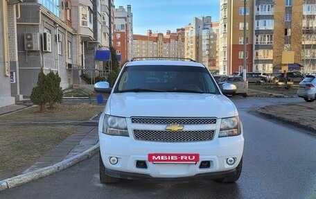 Chevrolet Tahoe III, 2012 год, 2 300 000 рублей, 3 фотография