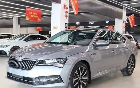 Skoda Superb III рестайлинг, 2021 год, 2 399 000 рублей, 1 фотография