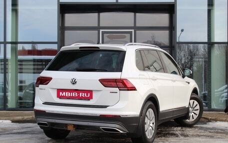 Volkswagen Tiguan II, 2018 год, 2 950 000 рублей, 2 фотография